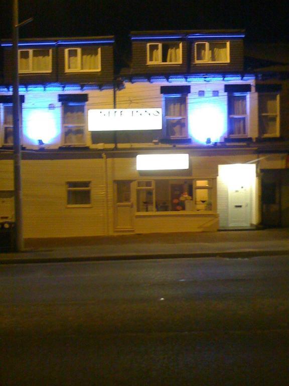 Nite Inn Bed & Breakfast Leeds  Exterior photo
